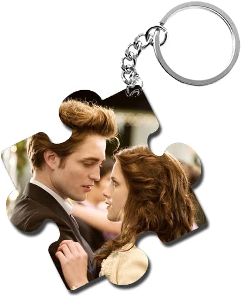 ShopTwiz Robert and Kristen (Twilight) Wooden Puzzle Key Ring (Set of 2)