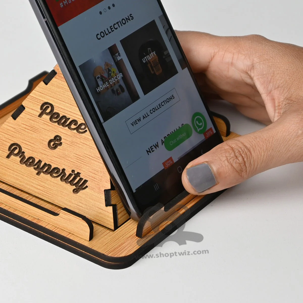 ShopTwiz  Wooden Pyramid Mobile Stand - Peace & Prosperity Corporate gift